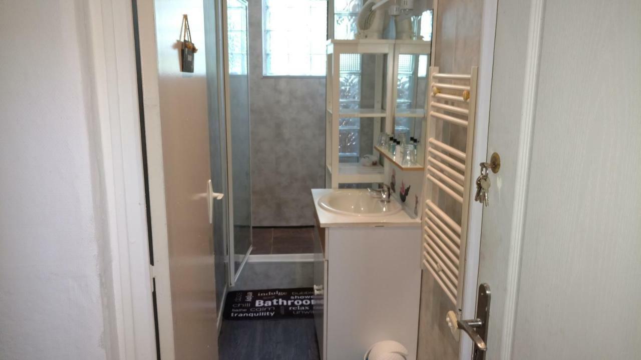 1er étage Appartement 2ch avec parking à Lurs Exterior foto