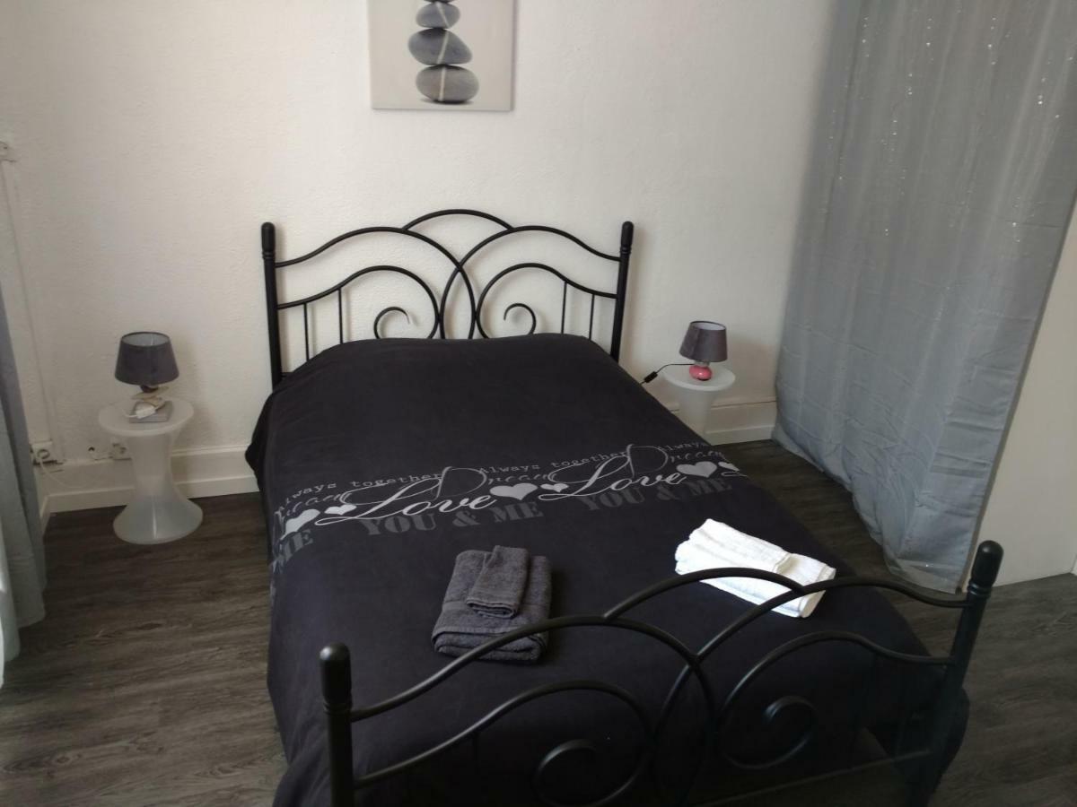 1er étage Appartement 2ch avec parking à Lurs Exterior foto